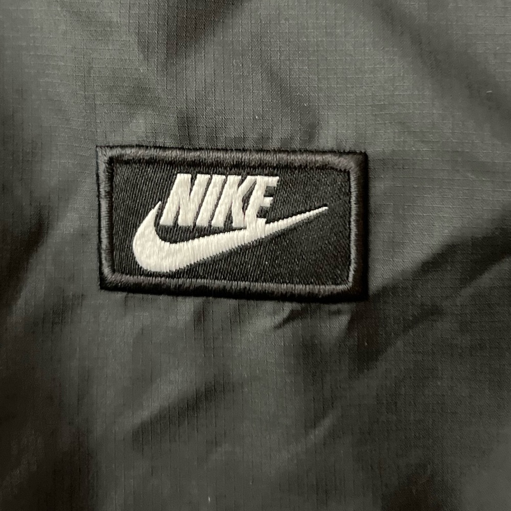 Nike Women’s Black‎ Full-Zip Bomber Jacket Size Medium - Picture 4 of 4